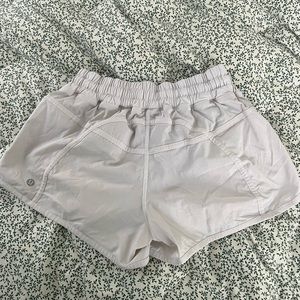 Lululemon white shorts size 6
